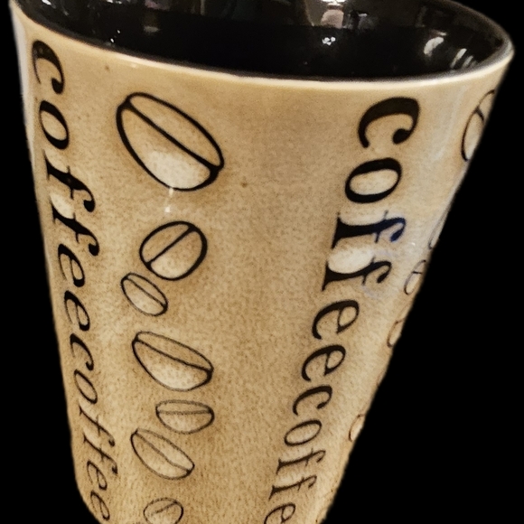 Pfaltzgraff Tan Coffee Mug with Black Interior - Picture 4 of 7